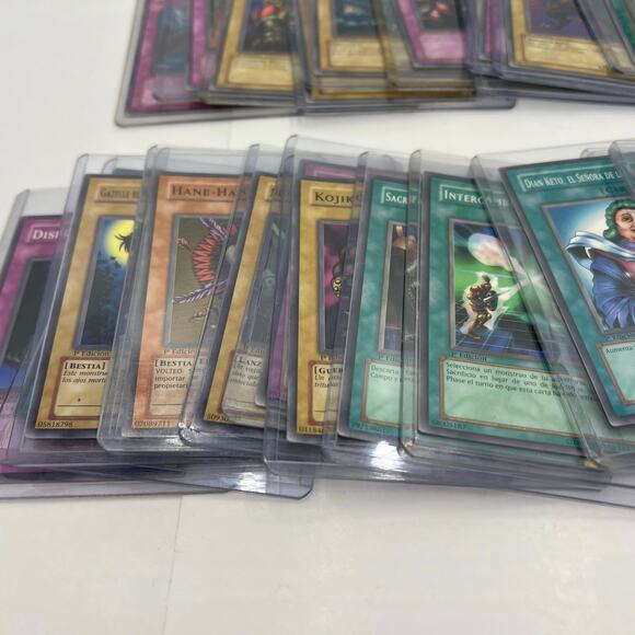 Yu-Gi-Oh! Game Collectible Trading Cards in Plastic SPANISH Yugioh - Lot of 48 - Picture 4 of 14
